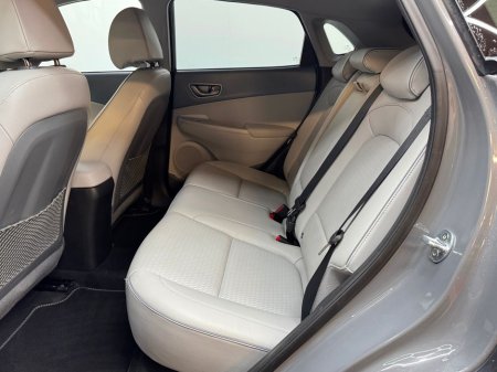 2019 Hyundai Kona Kona EV 64 kWh €17,995 thumbnail