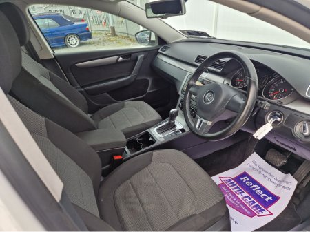 2011 Volkswagen Passat - thumbnail 15