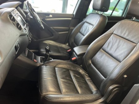 2016 Volkswagen Tiguan EDITION-R 2.0 TDI 150HP MANUAL 6SPEED FWD 5DR €14,900 thumbnail