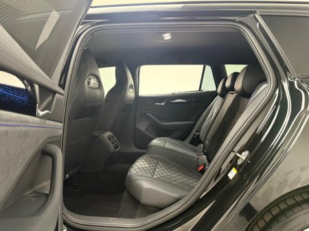 2025 Volkswagen Passat R-LINE 1.5 PHEV DSG €42,990 thumbnail