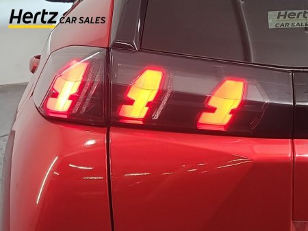 2023 Peugeot 2008 - thumbnail 8