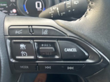 2024 Toyota Yaris YARIS 1.5 LUNA SPORT €25,950 thumbnail