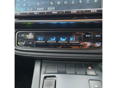 2017 Toyota Auris Hybrid €15,950 thumbnail