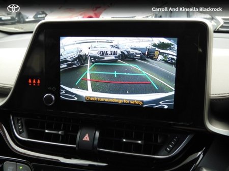 2023 Toyota C-HR Hybrid Sol €31,450 thumbnail