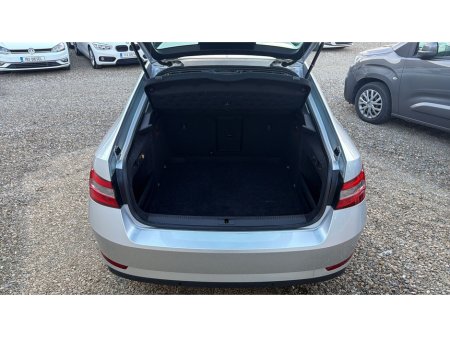 2019 Skoda Superb - thumbnail 10