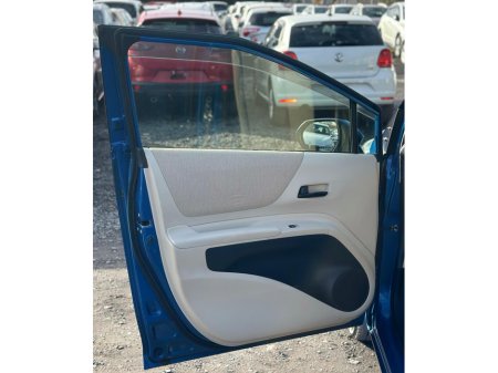 2016 Toyota Sienta 1.5 Petrol Hybrid Petrol 7 Seater Fresh Import €12,995 thumbnail