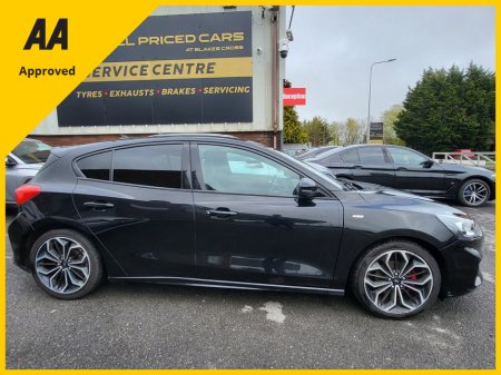 2019 Ford Focus - view 4