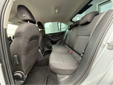 2016 Skoda Octavia - thumbnail 7