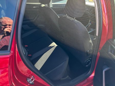 2022 Volkswagen Polo - view 4