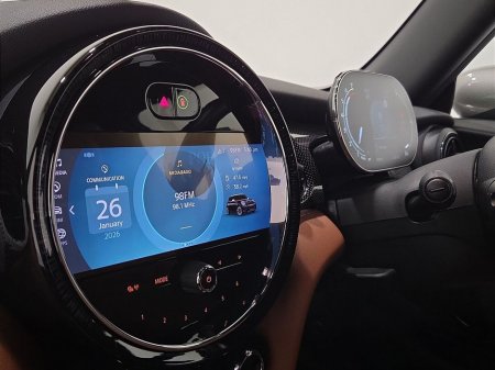 2023 MINI Hatch 3-Door Cooper Exclusive €30,950 thumbnail