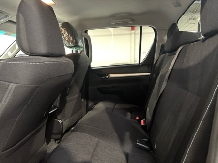 2022 Toyota Hilux 2.4 SR5 DOUBLE CAB 4DR €38,500 thumbnail