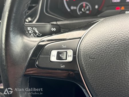 2021 Volkswagen T-Roc - thumbnail 18