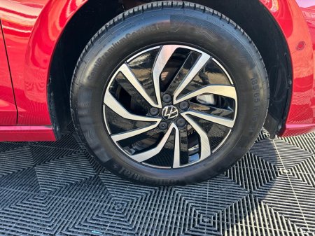 2022 Volkswagen Polo - view 3