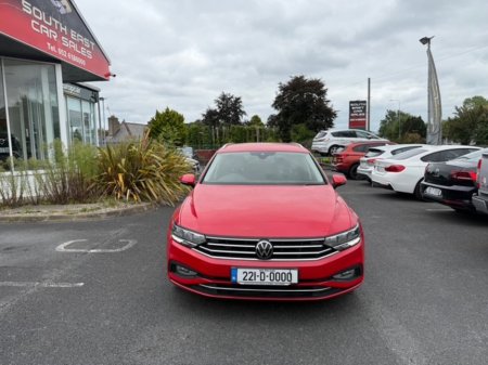 2022 Volkswagen Passat SEL TDI €32,995 thumbnail