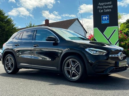 2021 Mercedes-Benz GLA Class 250E AMG EXCLUSIVE EDITION €34,995 thumbnail