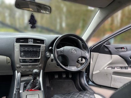 2009 Lexus IS 220 D - thumbnail 15