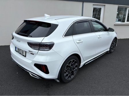 2025 Kia Ceed - thumbnail 4