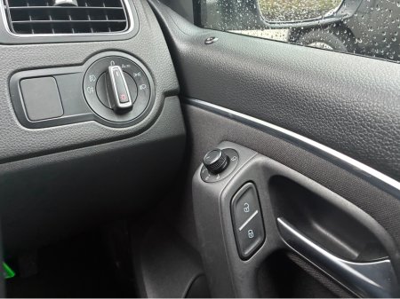 2017 Volkswagen Polo 1.2i TSI Petrol Automatic Comfortline €14,500 thumbnail