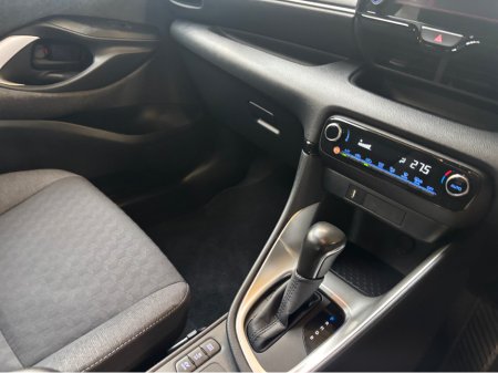 2021 Toyota Yaris - thumbnail 8