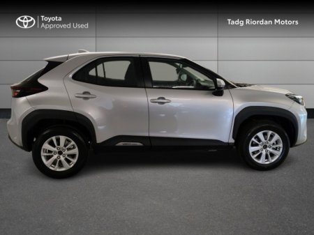 2025 Toyota Yaris Cross LUNA €29,950