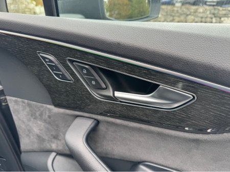 2021 Audi Q7 ==SOLD==3.0 45 TDI BLACK EDITION QUATTRO==7 SEATER==HIGH SPEC== thumbnail