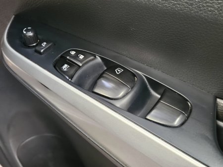 2019 Nissan Navara - thumbnail 9