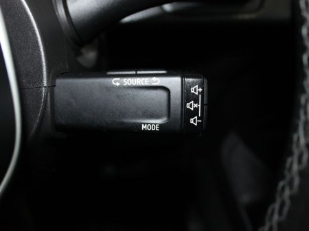 2020 Renault Clio - thumbnail 26