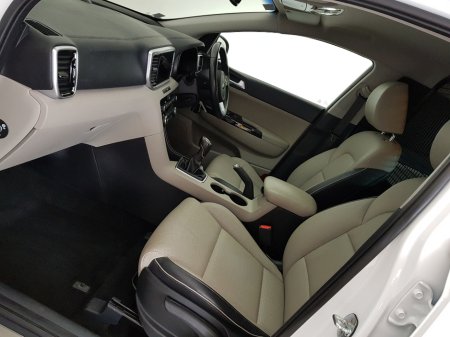 2022 Kia Sportage - thumbnail 5