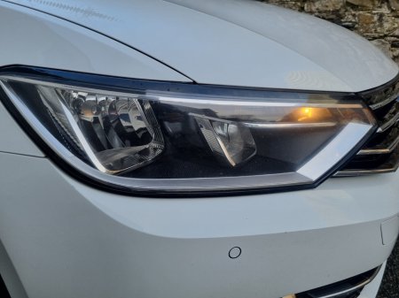 2015 Volkswagen Passat 1.6 TDI DSG 120HP Highline €7,899 thumbnail