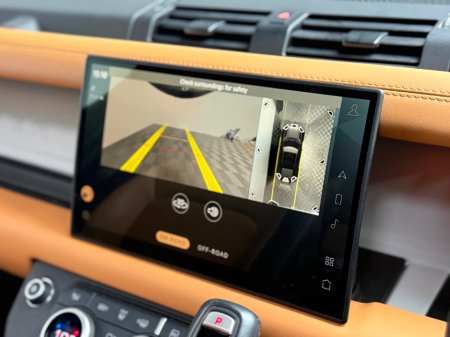 2024 Land Rover Defender - thumbnail 19