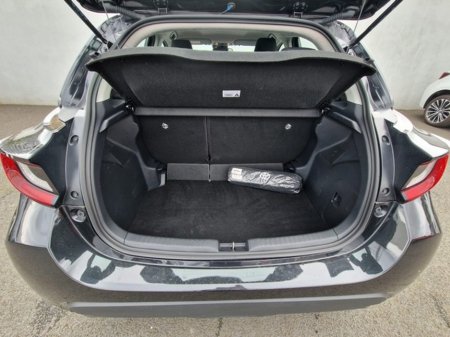 2025 Toyota Yaris 1.5 Petrol Luna 5dr €25,449 thumbnail