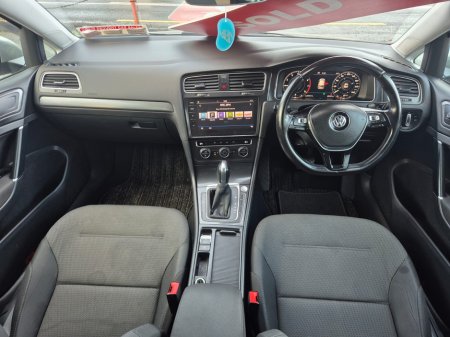 2019 Volkswagen Golf - photo 2