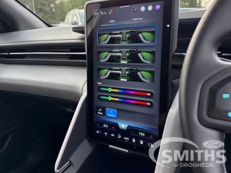 2026 Ford Capri PREMIUM 77KWH 286PS €49,950 thumbnail