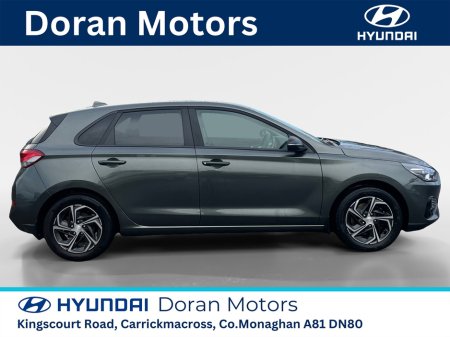 2022 Hyundai i30 I 30 DELUXE 5DR €23,500 thumbnail