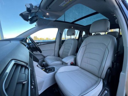 2021 Volkswagen Tiguan ALLSPACE R-LINE 2.0 TDI 7-SEATER // PANORAMIC SUNROOF // DIGITAL CLUSTER // LEATHER INTERIOR €32,950