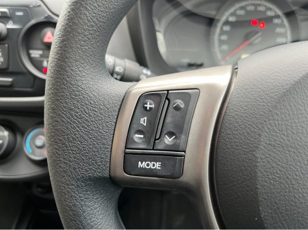 2015 Toyota Yaris TERRA 1.0 PETROL €8,950 thumbnail