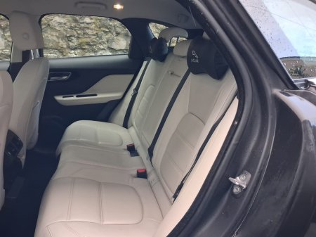 2017 Jaguar F-Pace 2.0 i4 D 180PS Prestige RWD €12,750 thumbnail