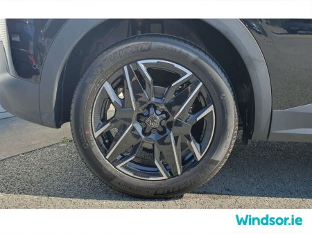 2025 Peugeot 3008 e3008 Electric Allure 73kWH 210BHP €41,995 thumbnail