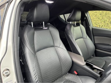 2020 Toyota C-HR - thumbnail 11