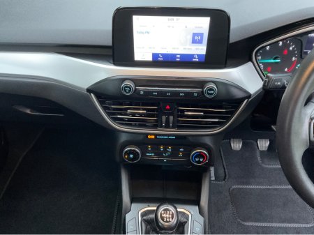 2018 Ford Focus - thumbnail 14