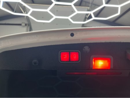 2016 Mercedes-Benz C Class €20950! 2016 MERCEDES-BENZ C220D AVANTGARDE AMG LINE 2.0 AUTOMATIC / CRUISE CONTROL / REVERSE CAMERA / ELECTRIC MEMORY & HEATED SEATS / PADDLE SHIFTERS / AMBIENT LIGHTS AND MORE €20,950 thumbnail