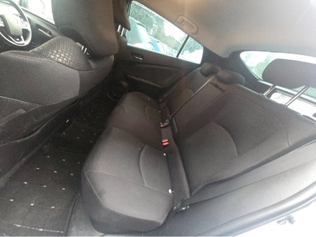 2020 Toyota Prius 6AA-ZVW51 €21,950 thumbnail