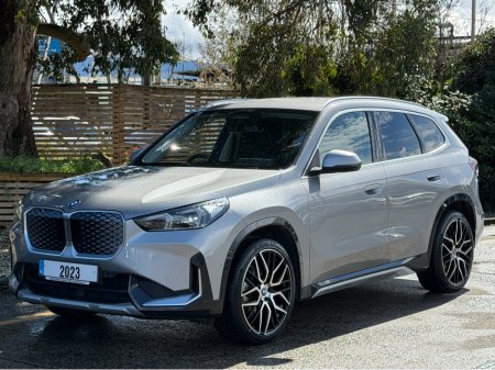 2023 BMW iX1 - thumbnail 1