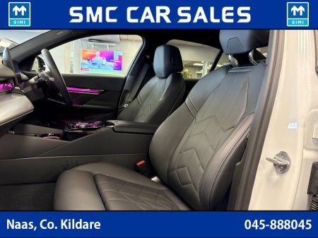 2025 BMW 5 Series - thumbnail 18