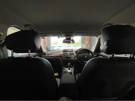 2018 BMW 3 Series - thumbnail 17