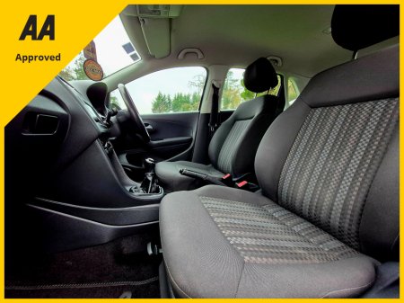 2018 Volkswagen Polo Comfortline 1.0 60HP MANUAL 5SPEED 5DR €11,995 thumbnail