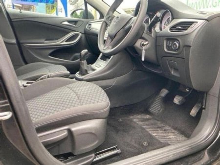 2019 Opel Astra 1.0 S Hatchback Petrol Manual (105bhp) €12,750 thumbnail