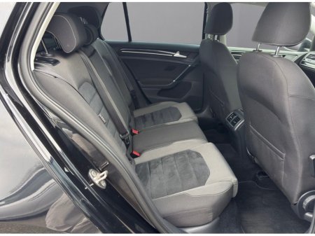 2015 Volkswagen Golf DBA-AUCJZ €13,495 thumbnail