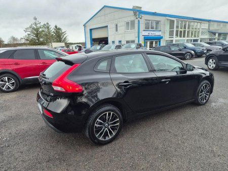 2016 Volvo V40 - thumbnail 2