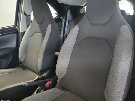 2023 Toyota Aygo X 1.0 Petrol 4DR * Best Spec * €15,900 thumbnail